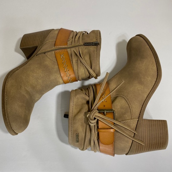 Roxy Dallas Heeled Ankle Boot in Sand/ Tan Size 8.5 - Picture 9 of 15